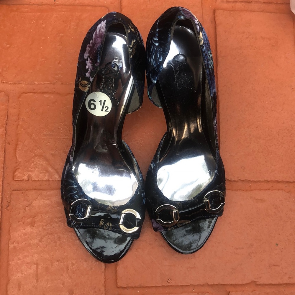 Carlos Santana heels